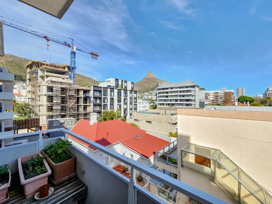 2 Bedroom Property for Sale in Sea Point Western Cape